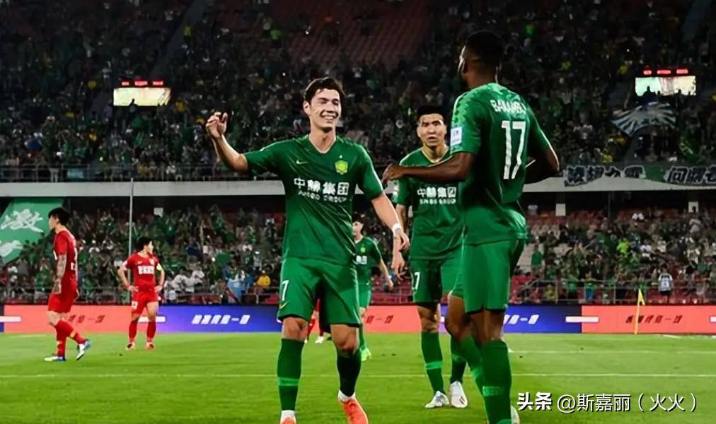 包含重磅！上海海港围绕英超绝杀压哨北京国安更衣室发声备战全明星赛，里昂更衣室发声备战全明星赛的词条