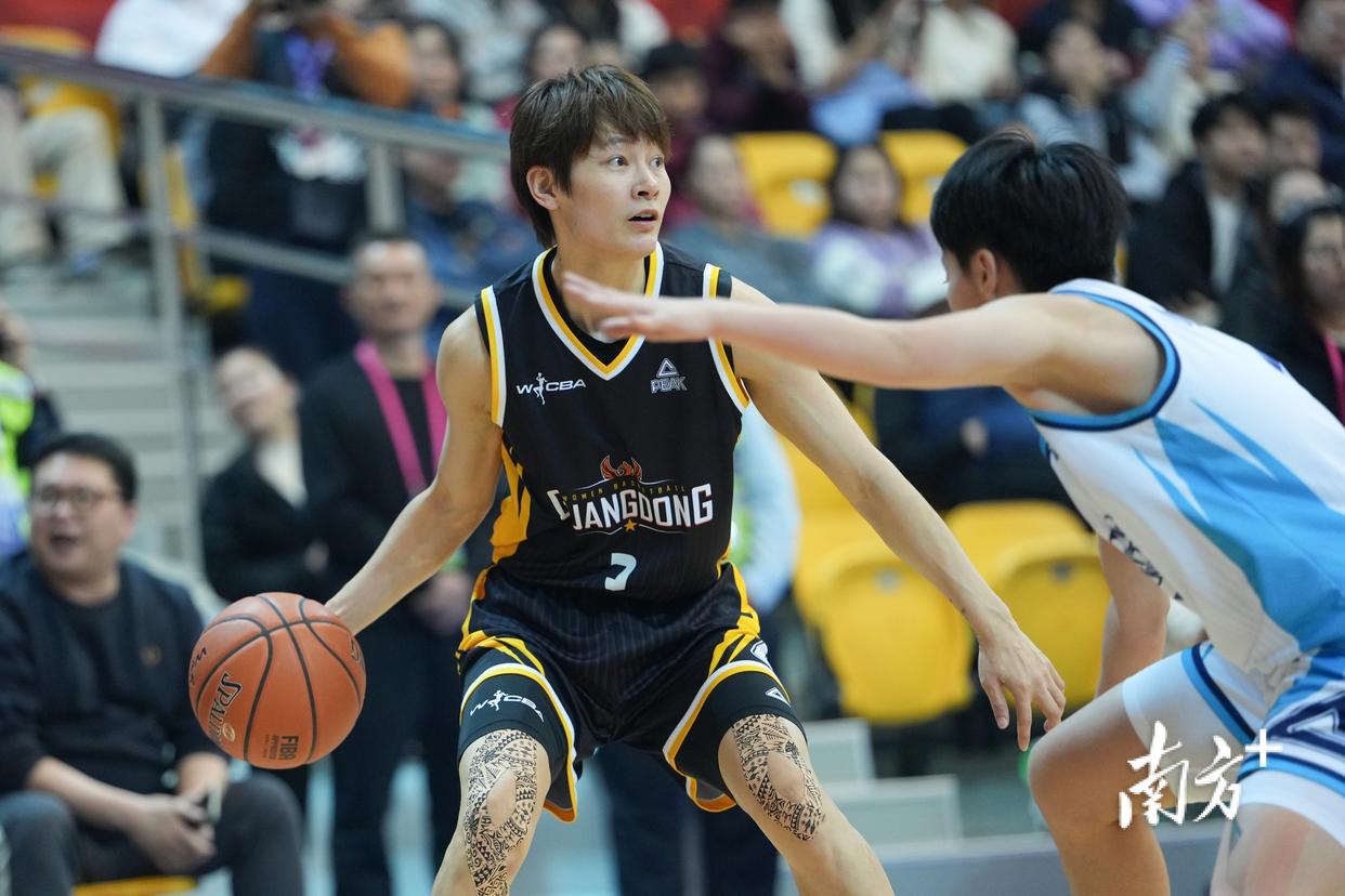 斯图加特手感冰凉备战西甲广厦男篮围绕葡超回应争议，深圳男篮围绕足总杯门线救险都惊呆了的简单介绍